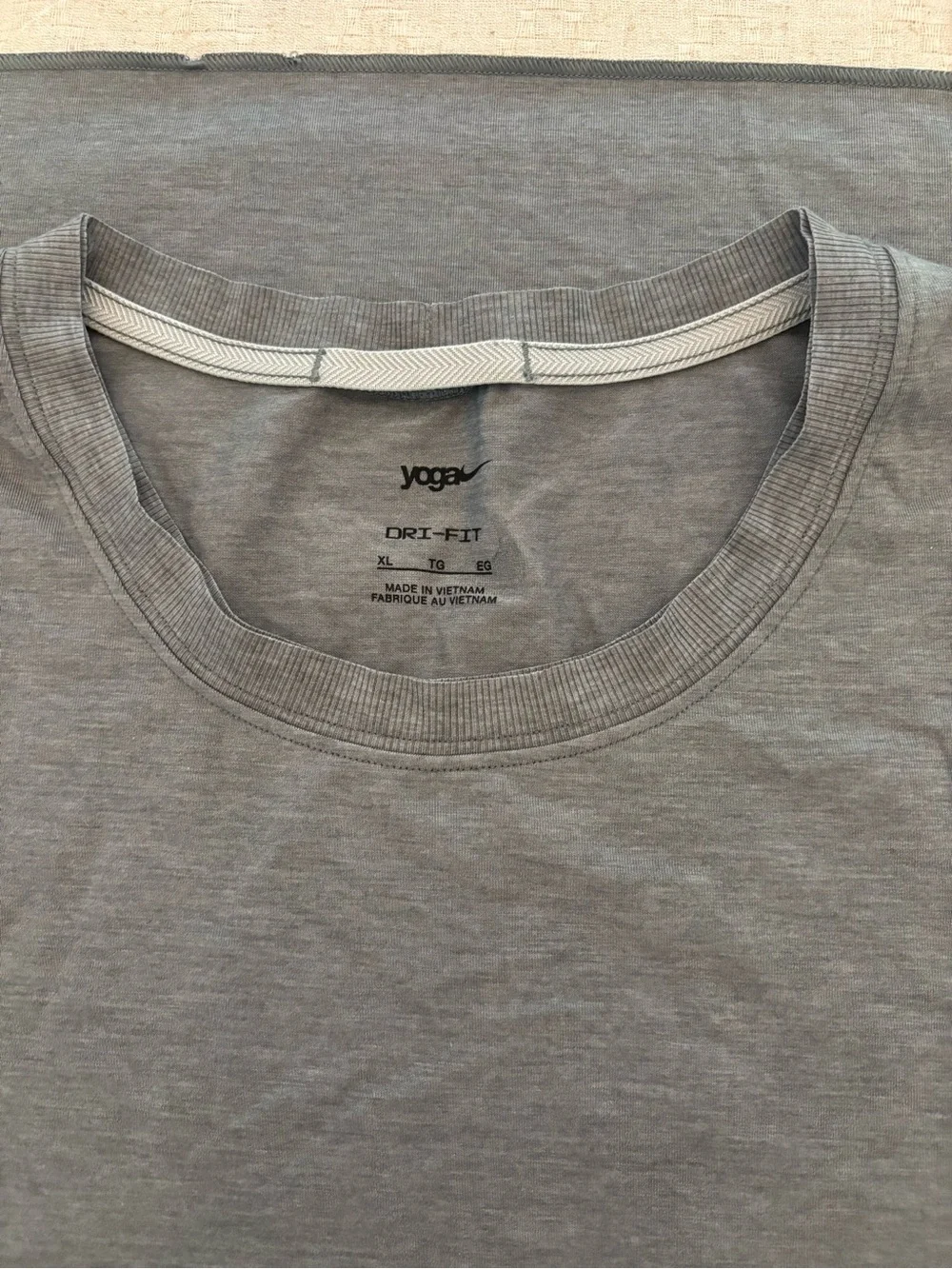 Nike Yoga Men's Short Sleeve Crew Tee - Gray